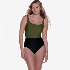 NWOT Miraclesuit Emi One-Piece Swimsuit Jungle Green Slimming Sculpting Sz 10